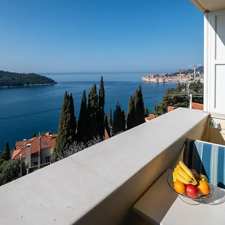 Deluxe Sunset Room, View Of The Old Town 게스트하우스 3*