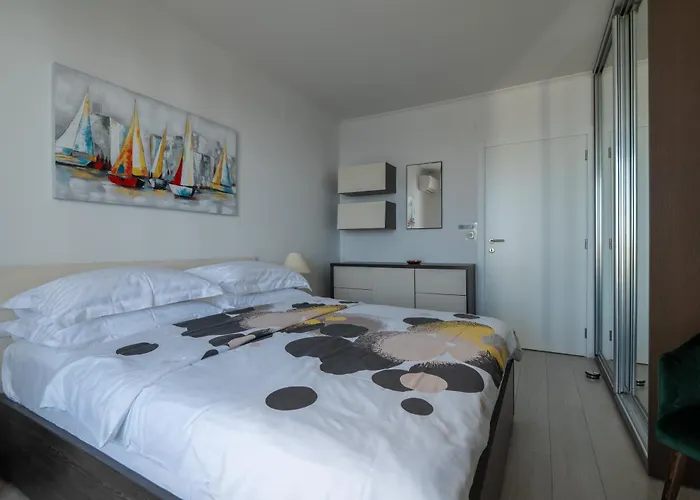 Deluxe Sunset Room, View Of The Old Town 게스트하우스 3*